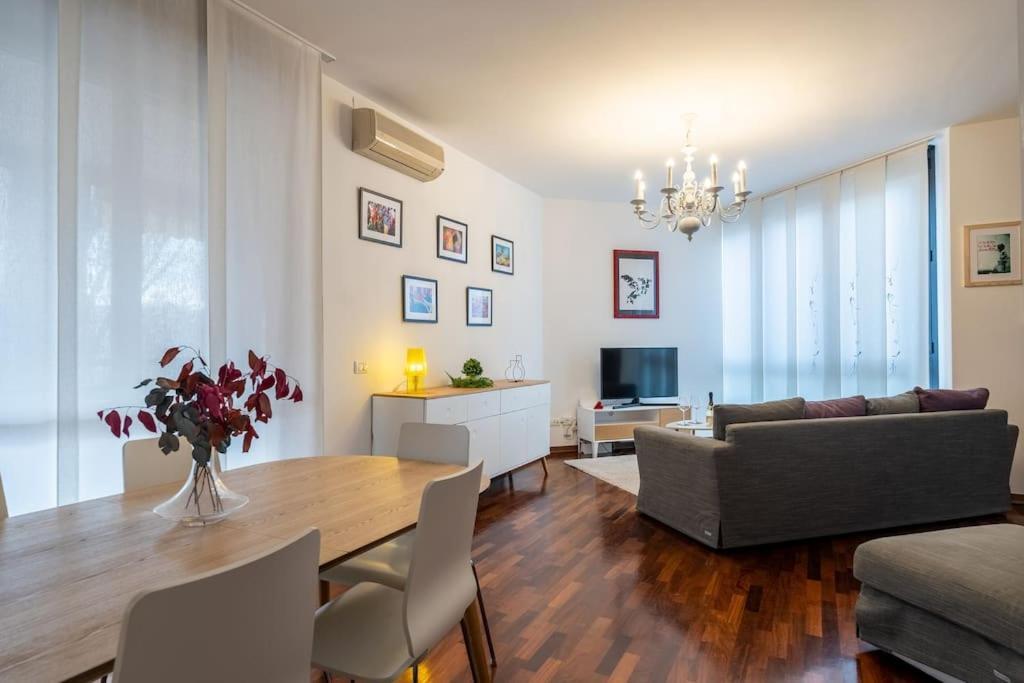 Duomo-PortaromanaXxl Home Terrace & Free Parking 米兰 外观 照片